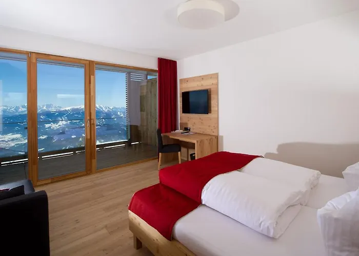 Alpinhotel Pacheiner Hotel Treffen am Ossiacher See