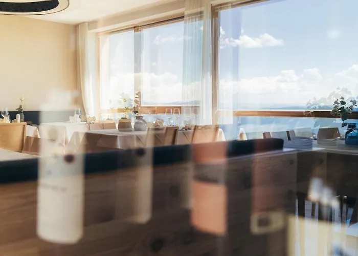 Alpinhotel Pacheiner Hotel Treffen am Ossiacher See