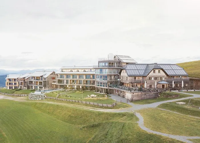 Alpinhotel Pacheiner Hotel Treffen am Ossiacher See